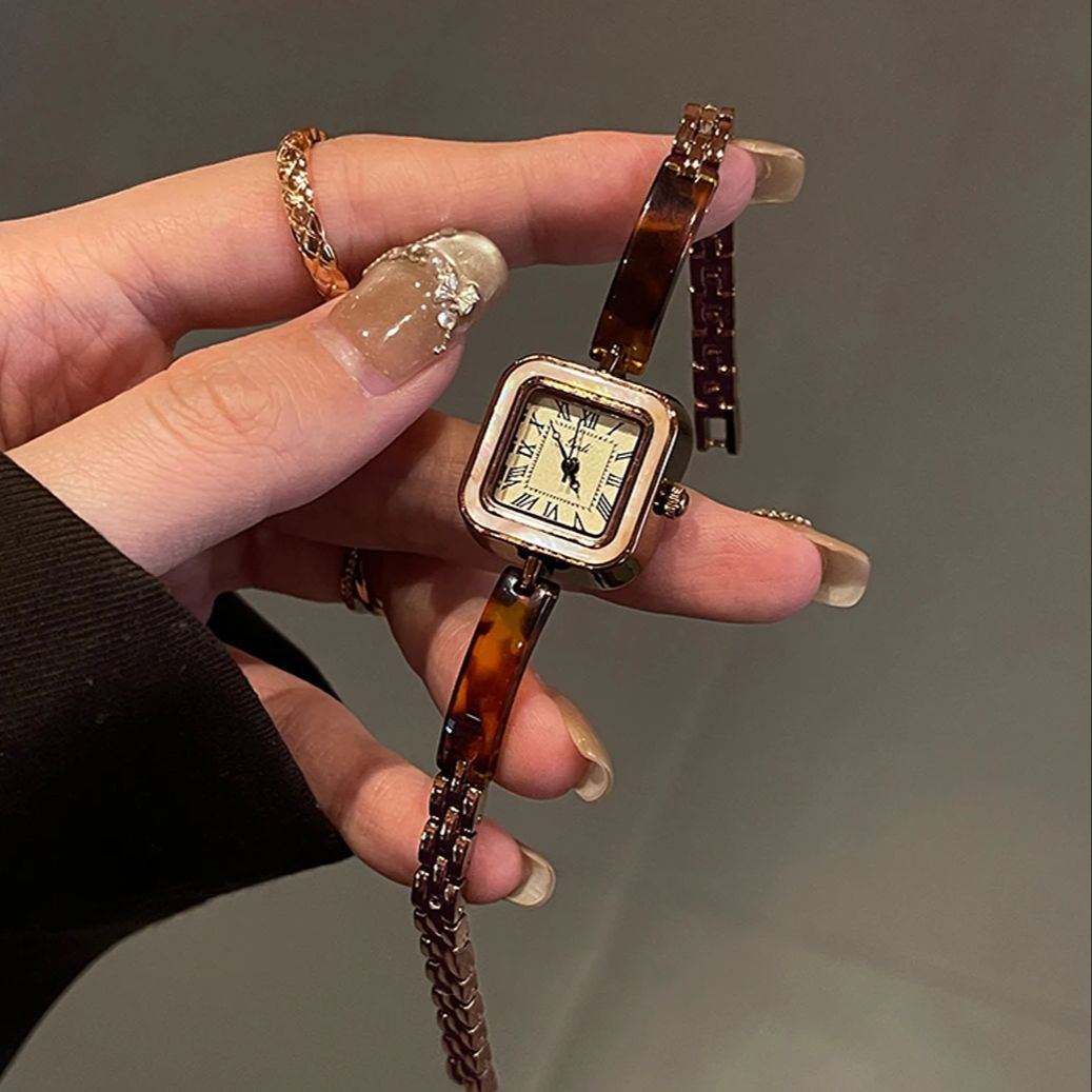 Luxury Watch Safe - Luxuriöse Vintage-Damenuhren mit römischen Ziffern und