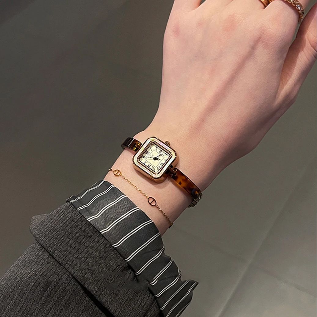 Luxuriöse Vintage-Damenuhren m – Luxury Watch Safe Bewertung und Preis