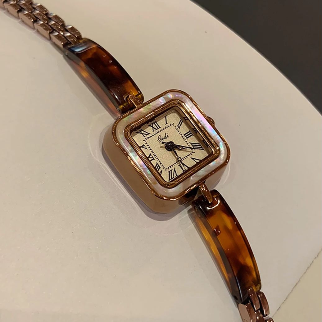 Luxuriöse Vintage-Damenuhren m – Luxury Watch Safe Bewertung und Preis