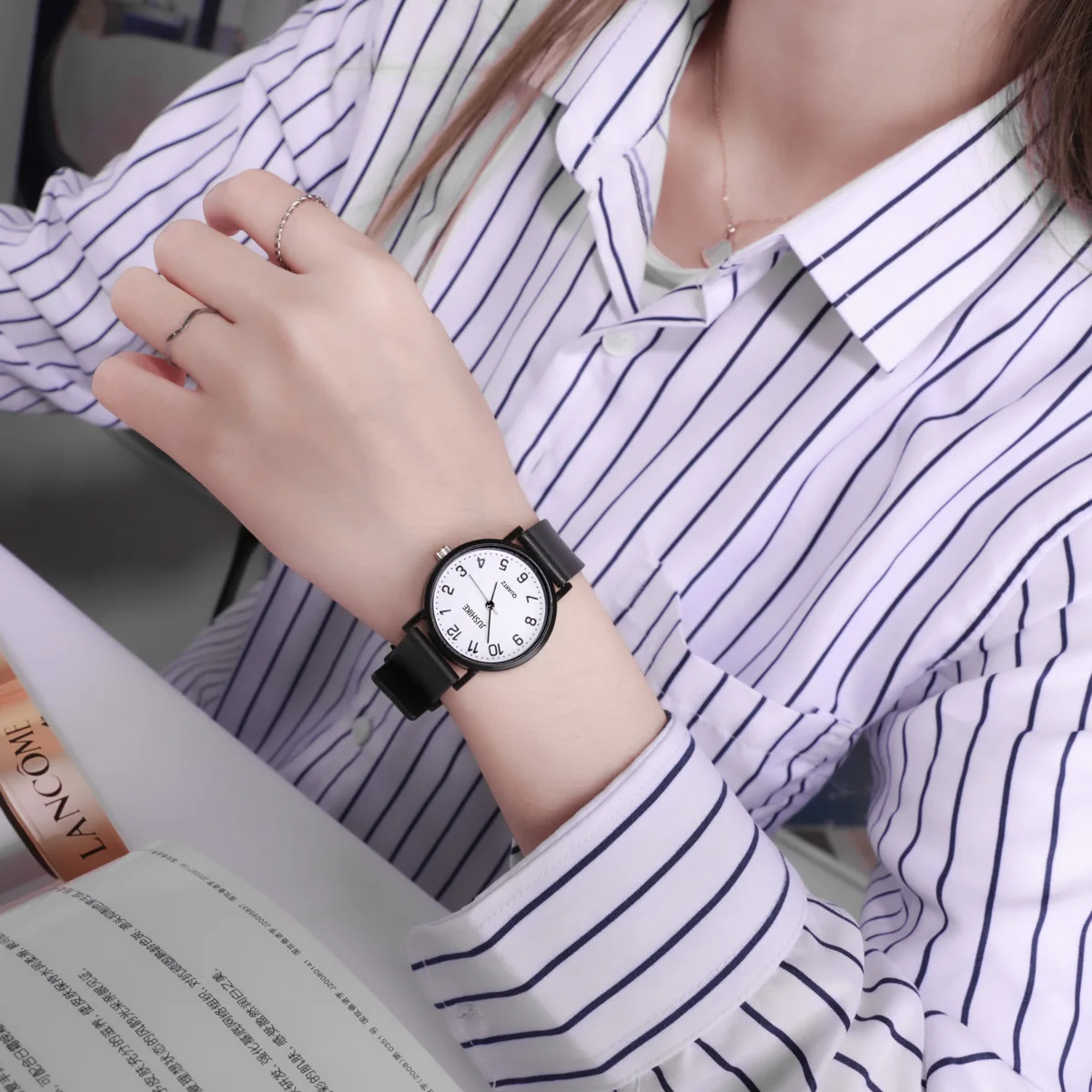 Einfache schwarze Uhr Quarzuhr – Luxury Watch Straps Bewertung und Preis